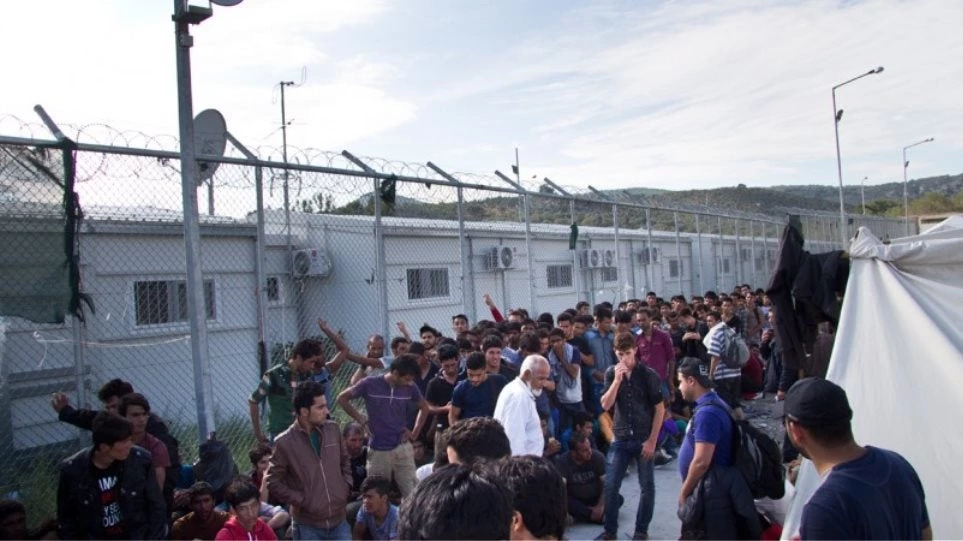 Λέσβος: Επίθεση σε αστυνομικούς και ληστεία από μετανάστες